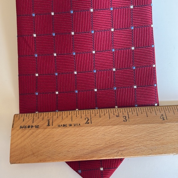 Brooks Brothers Burgundy Pure Silk Tie with Blue & White  Square Design - Picture 3 of 7